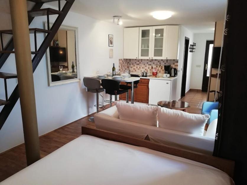Studio Apartman Meli